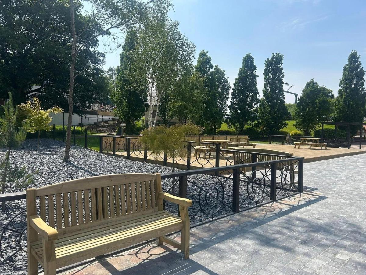 Modern Apartment - Sleeps 4 - Centrally located - B&B Lanark