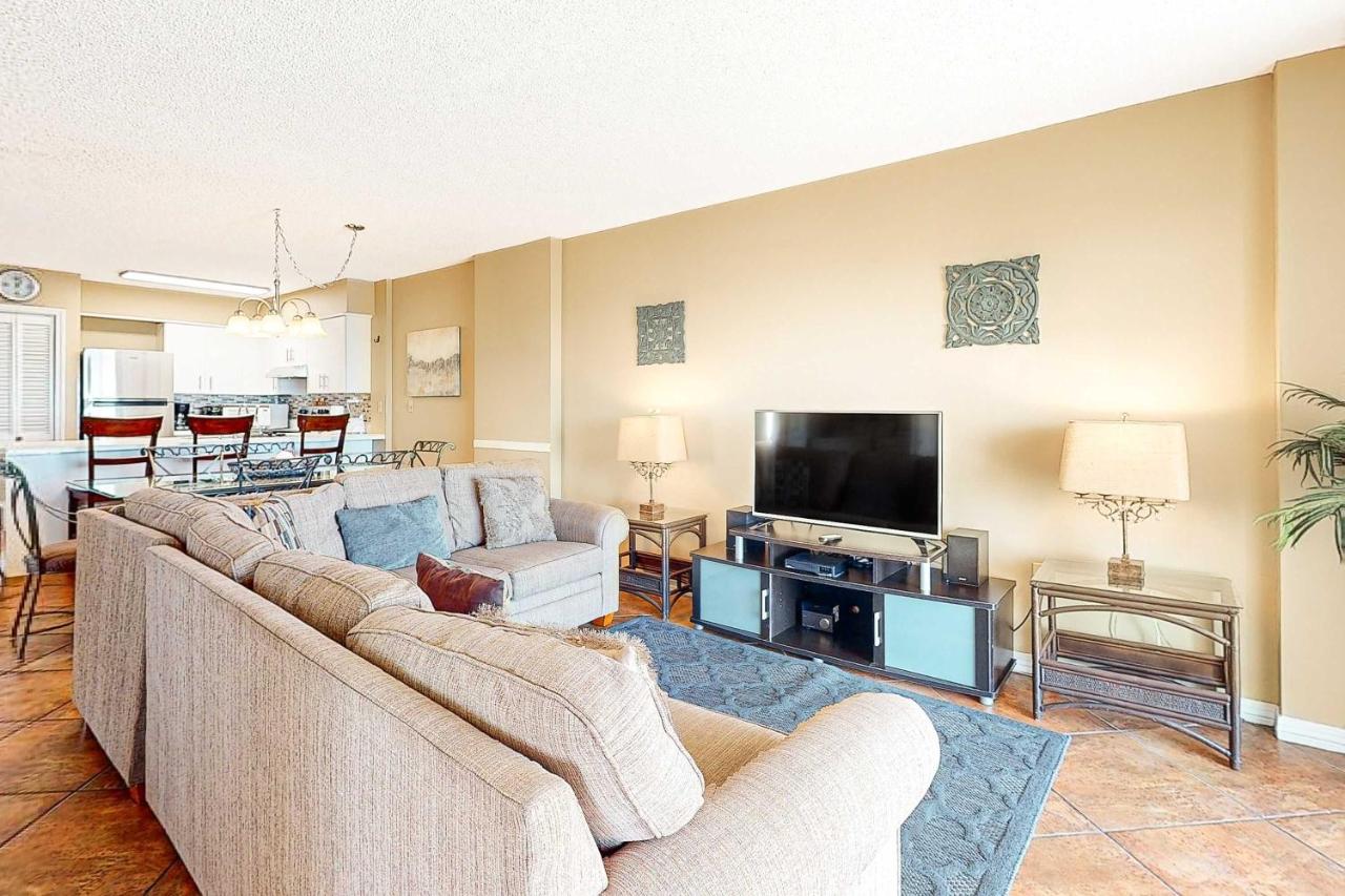 Gulf-front condo with balcony shared pool hot tub & beach access - B&B Fort Morgan