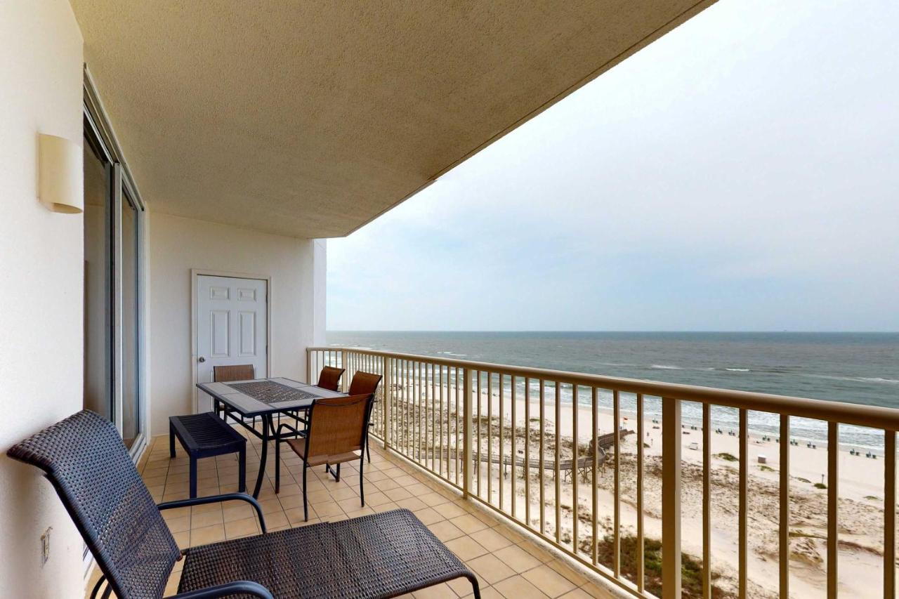 Waterfront condo with indoor & outdoor pools hot tubs & on-site restaurants - B&B Fort Morgan