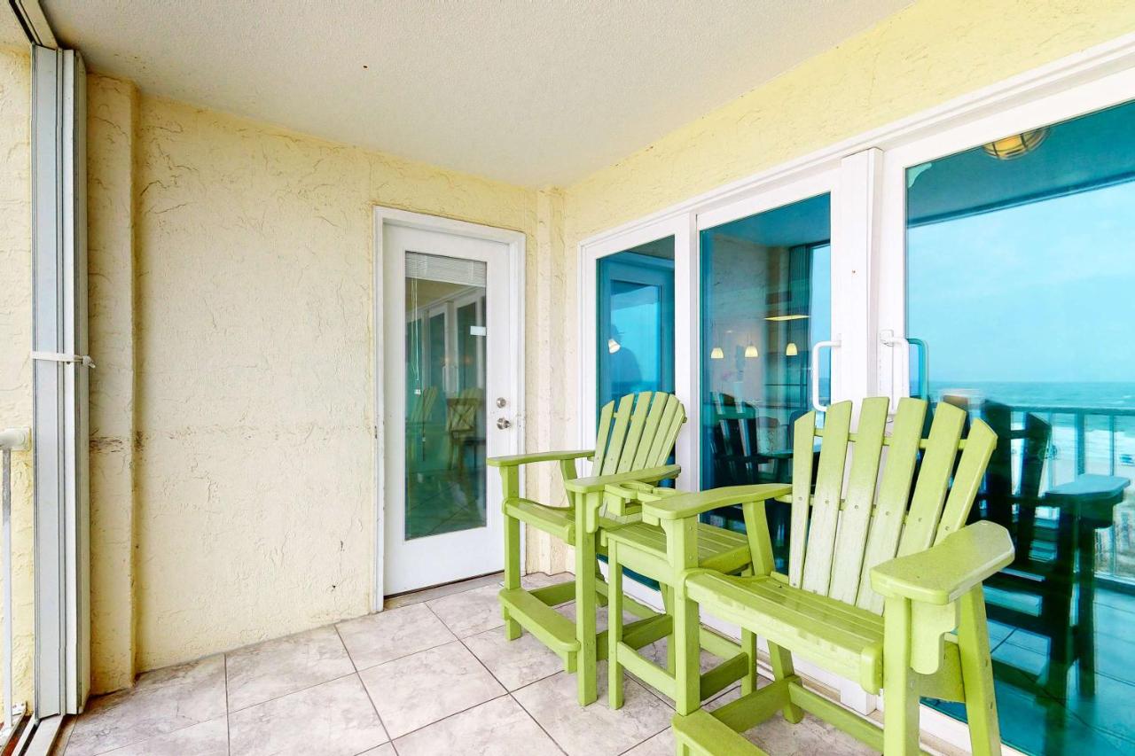 Gulf & Beachfront Condo with Shared Pool Private Balcony Free WiFi Views - Bed and Breakfast Gulf Shores