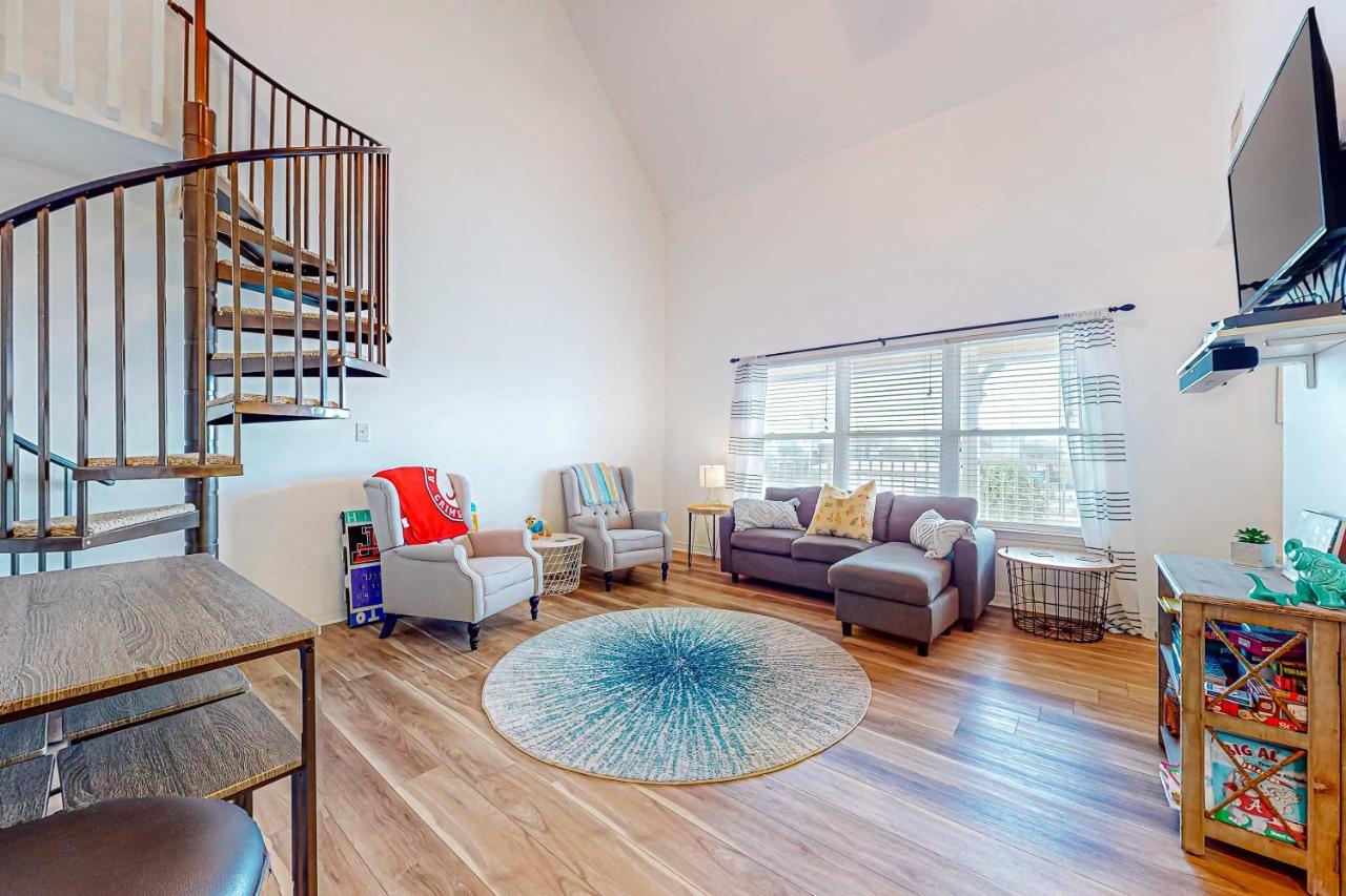 Sunlit two-story condo with pool walk one block to the beach - B&B Gulf Shores