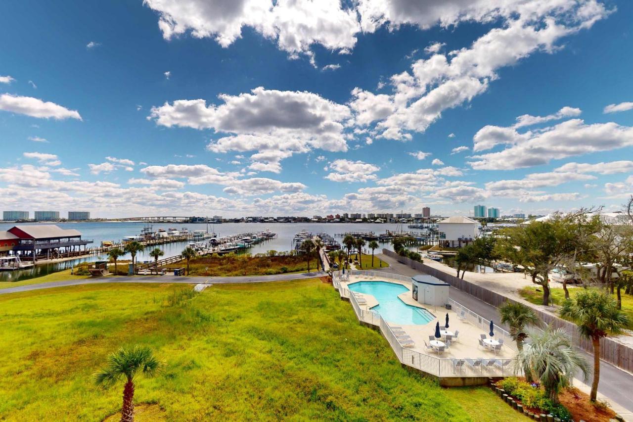 Waterfront condo with shared pool tennis & sauna - near the beach - B&B Orange Beach