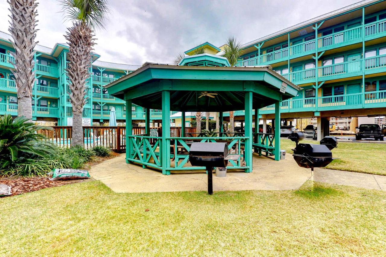 Coastal condo just steps from the beach w shared pool BBQ area WiFi AC W&D - B&B Gulf Shores