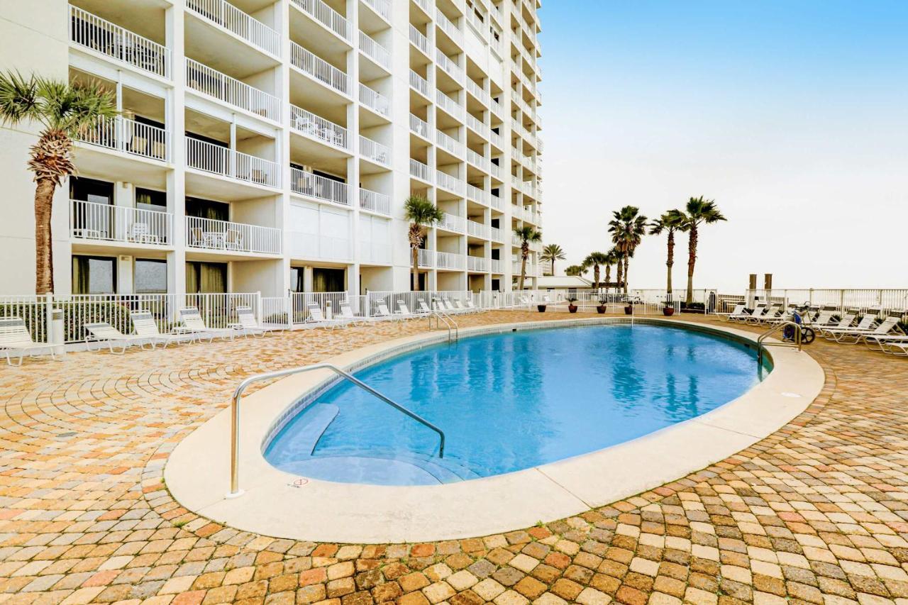 Inviting coastal-chic beachfront condo with pool hot tub and tennis - B&B Orange Beach
