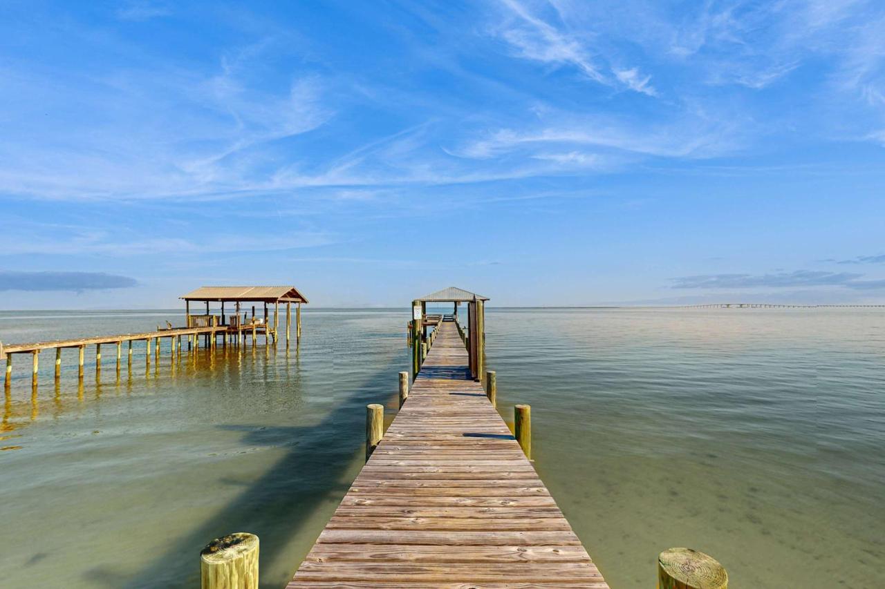 Island Gem on the Water With Private Dock Large Deck Gas Grill & WiFi - Dogs OK - B&B Dauphin Island