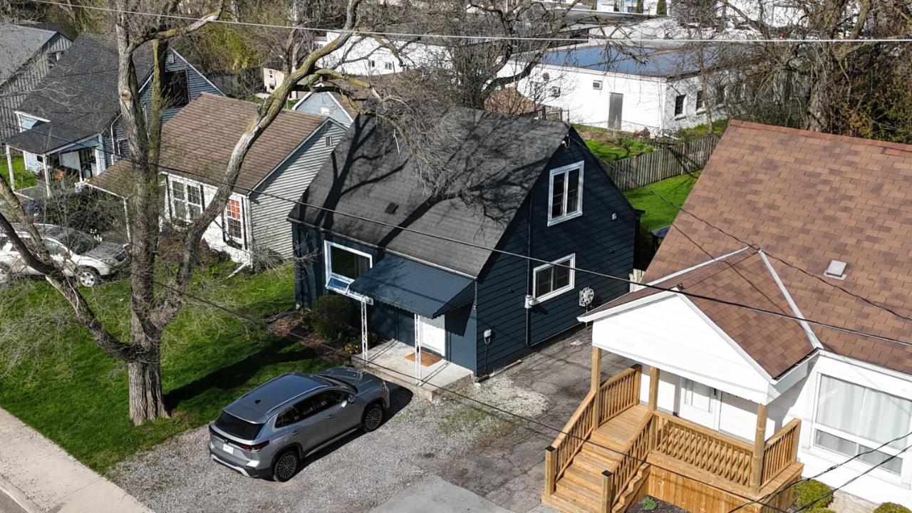 Cora Stay - B&B Niagara Falls