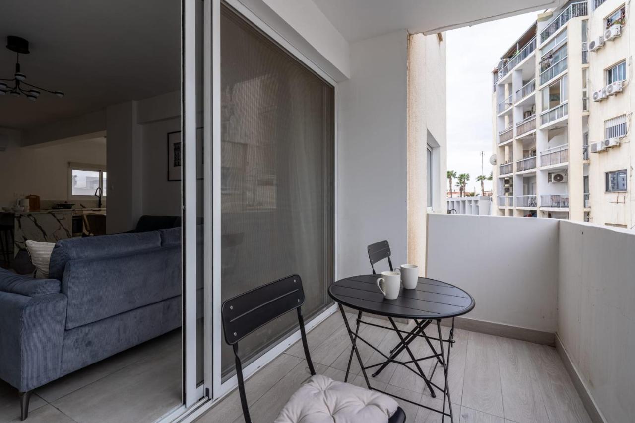 Central 2BR with Balcony in Limassol Old Town - B&B Limisso