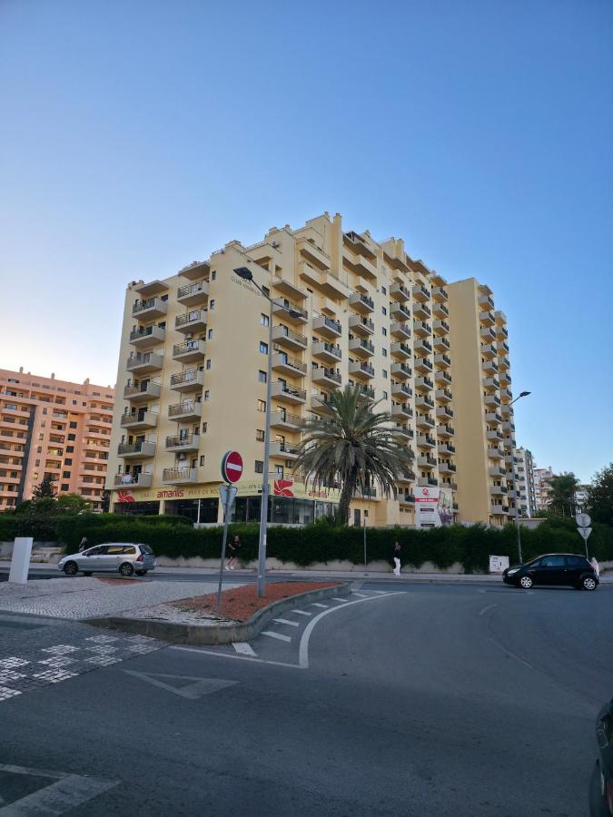 CasaBella Rocha Luxury, 2 minutos Beach & Garage - Chambres d'hôtes Portimão