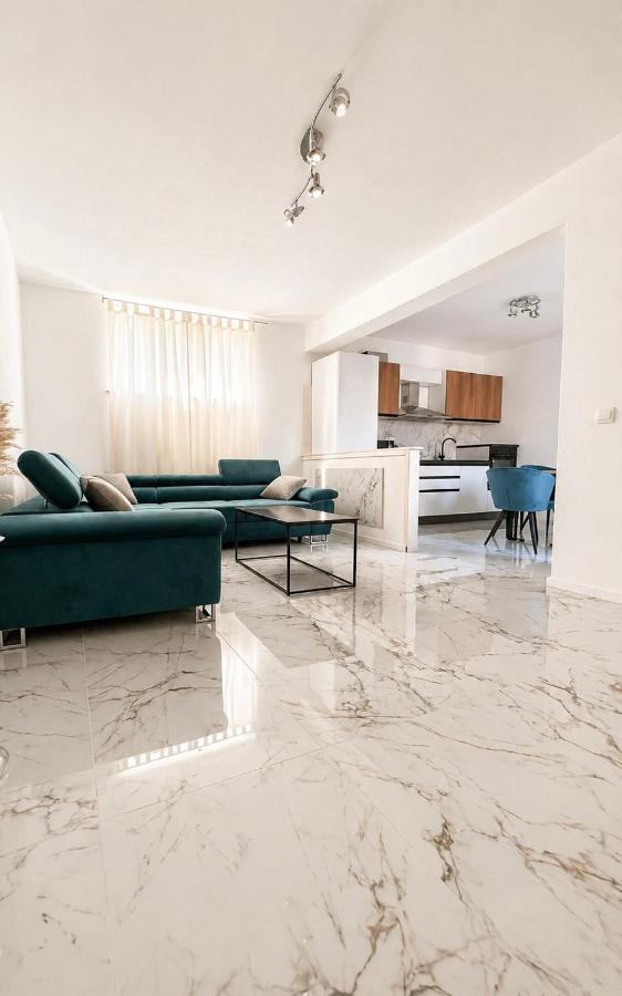 Centrium Makarska - B&B Makarska