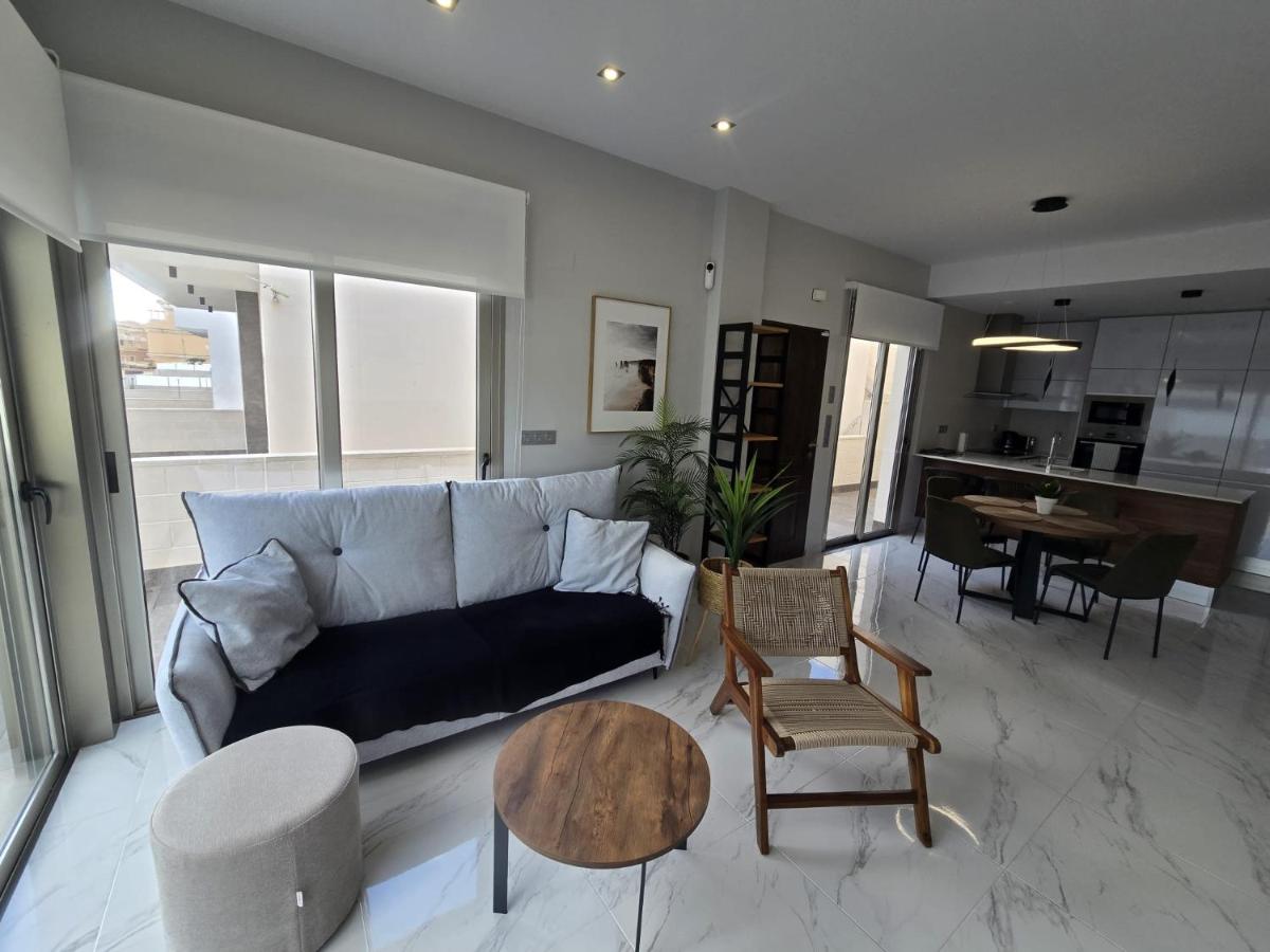 Luxury Modern Villa with pool - B&B Villamartin
