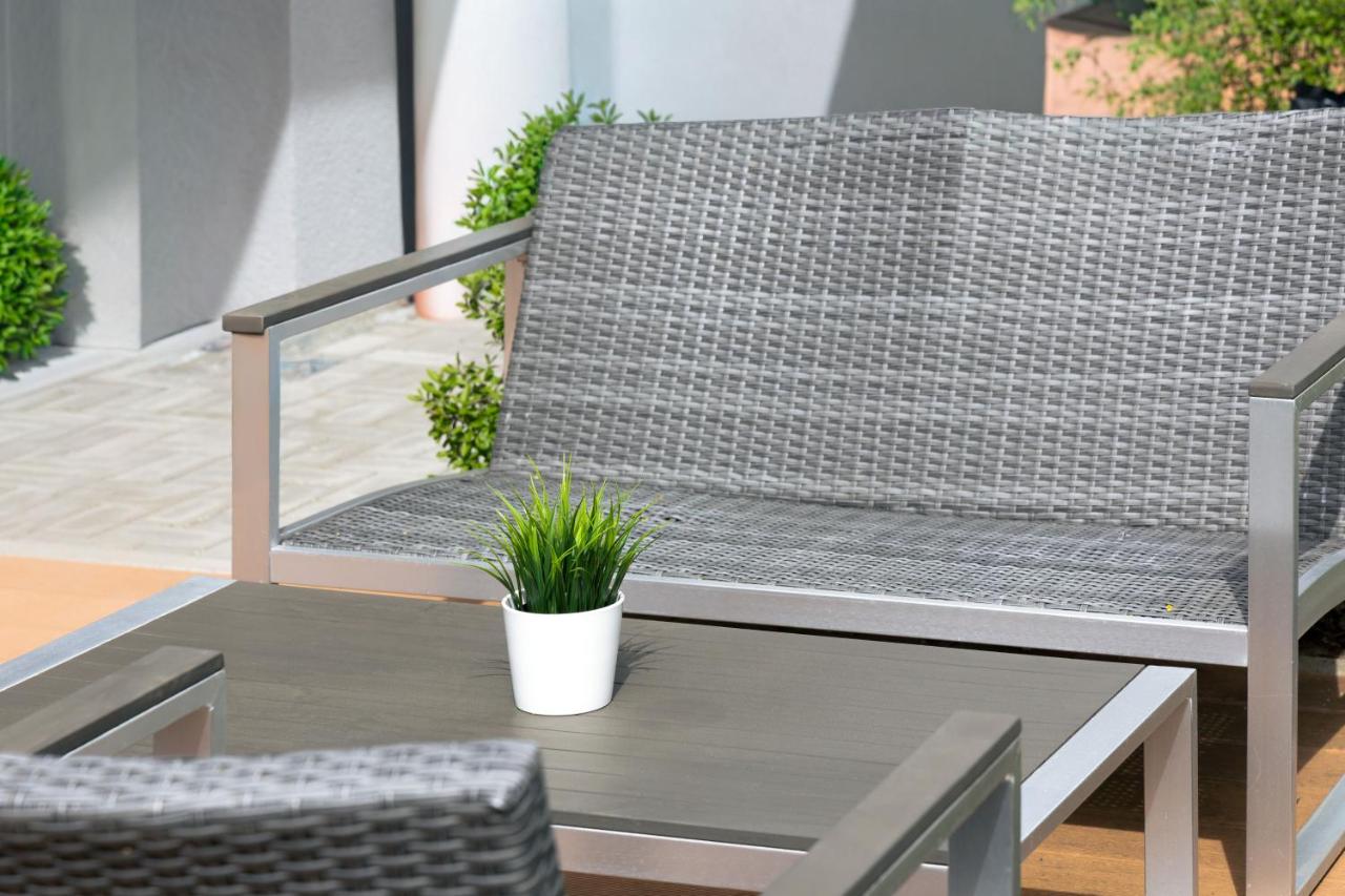 Zo195 One Bamberg - Gartenstadt, Terrasse, Bus vor der Tür, Kostenlos Parken - BeMa Apartments - Chambres d'hôtes Bamberg