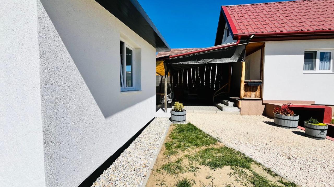 Lebegő Falu Vendégház - Ferienwohnung Oroszlány