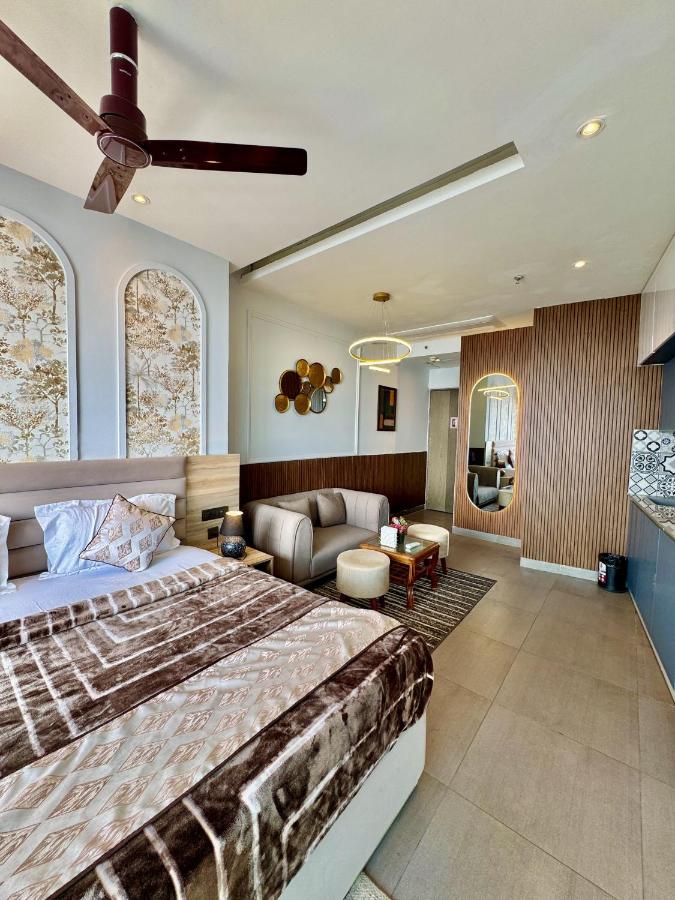 Superior One-Bedroom Apartment with Balcony