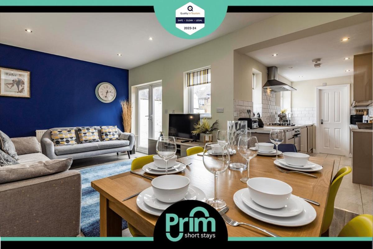 4 Bed Terraced House in Beeston with Convenient City Centre Access - Chambres d'hôtes Nottingham