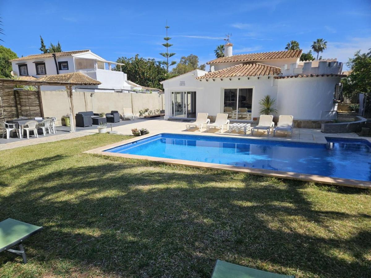 Chalet en Dénia 8 personas, piscina privada, wifi, se admiten mascotas - ES-373-19 - B&B Denia
