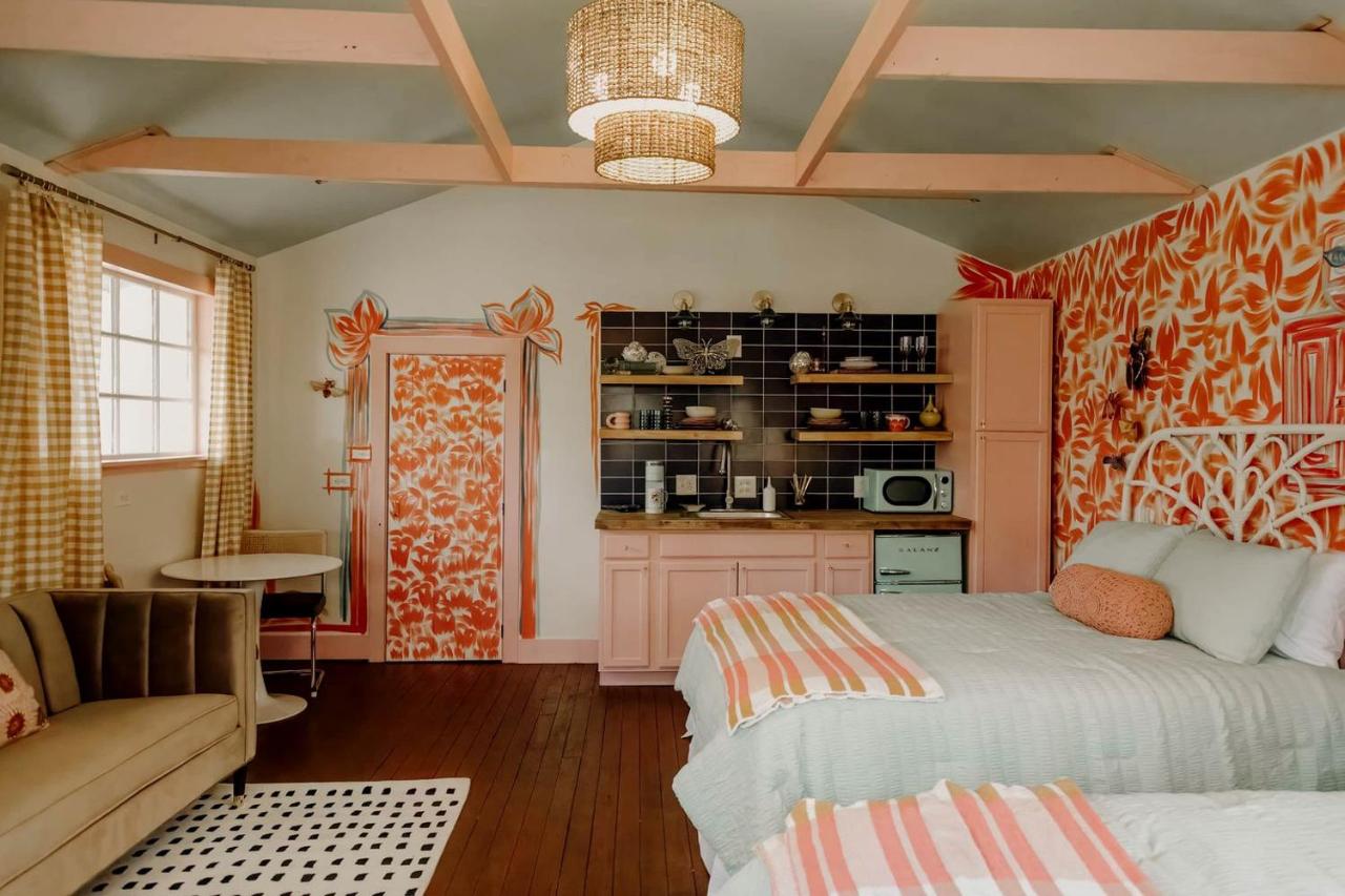Chic Retreat: Glamping Fun Awaits You and Your Besties in Tracy City, TN - B&B Tracy City