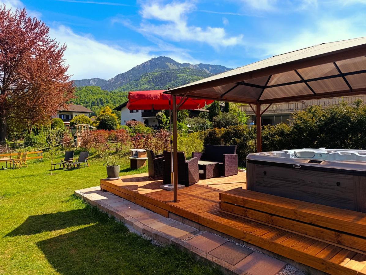 Chiemgauferienwohnungen - Wanderlust und Alpenrose - B&B Unterwössen