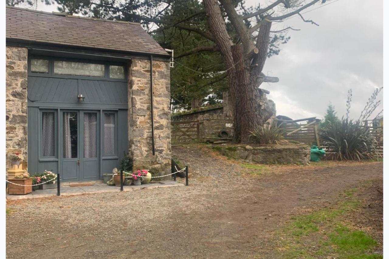 The Stable Sleeps 2 with Parking - B&B Llanfairpwllgwyngyllgogerychwyrndrobwllllantysiliogogogoch