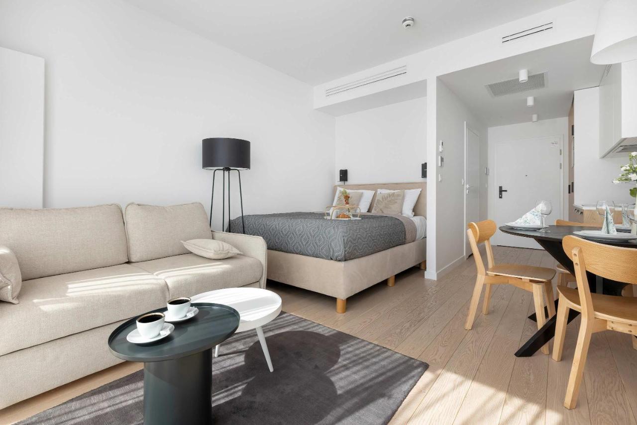 Nowoczesne Studio w Darłowie Blisko Plaży z Klimatyzacją by Noclegi Renters - Chambres d'hôtes Darłowo