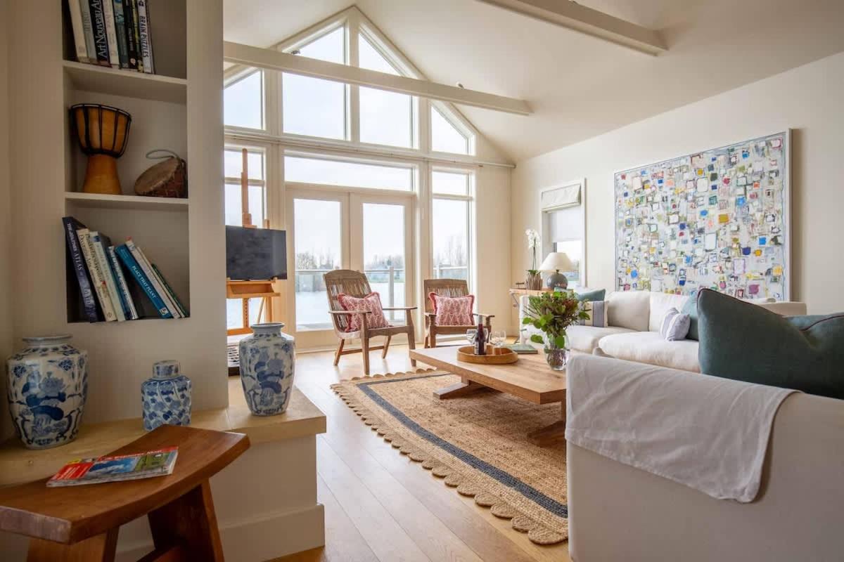 Summer Lake - B&B South Cerney