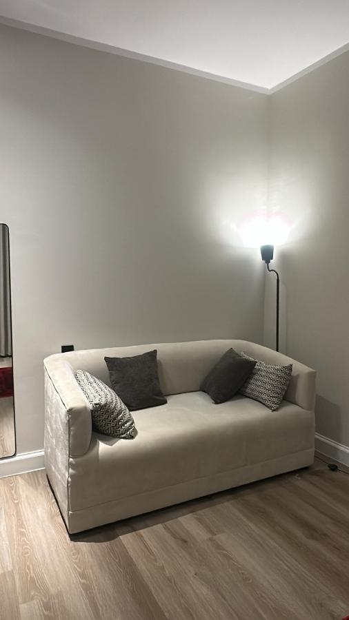 Studio Lit King-Size Deluxe