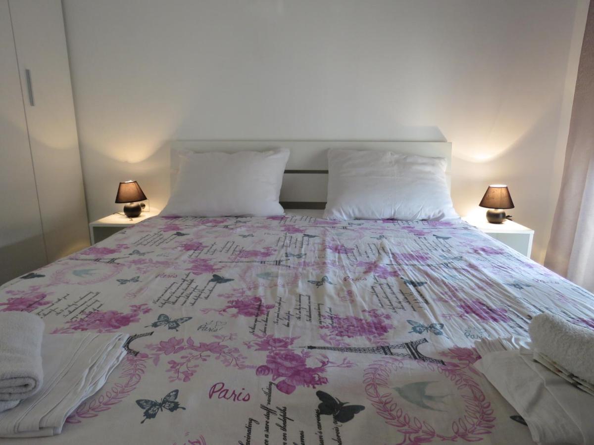 One-Bedroom Apartment with Terrace