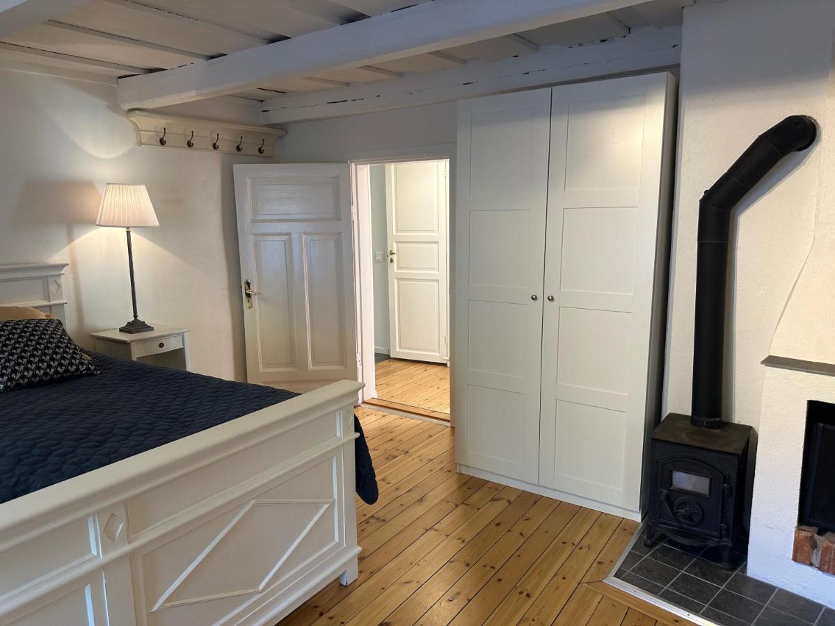 Modern Scandinavian Villa Near Sigtuna - Chambres d'hôtes Sigtuna