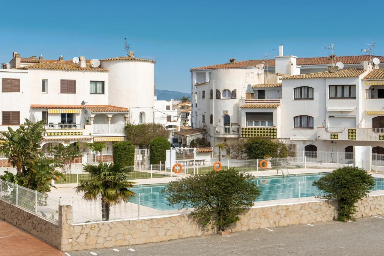 WELCS APARTAMENTO 352 EMP con piscina comunitaria - B&B Empuriabrava