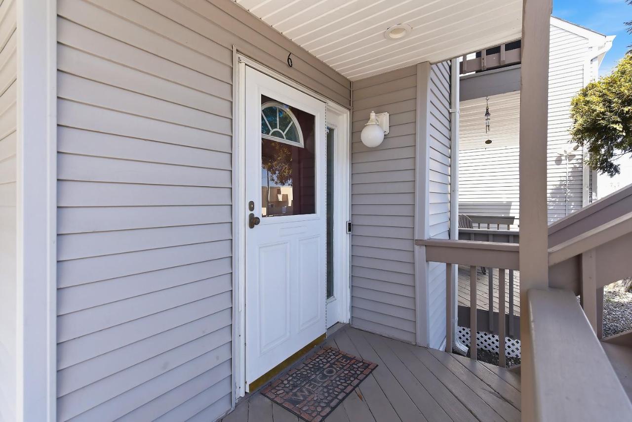 Beautifully renovated 2 Bedroom Retreat 1 block from the Beach parking spot and beach passes - Chambres d'hôtes Seaside Heights