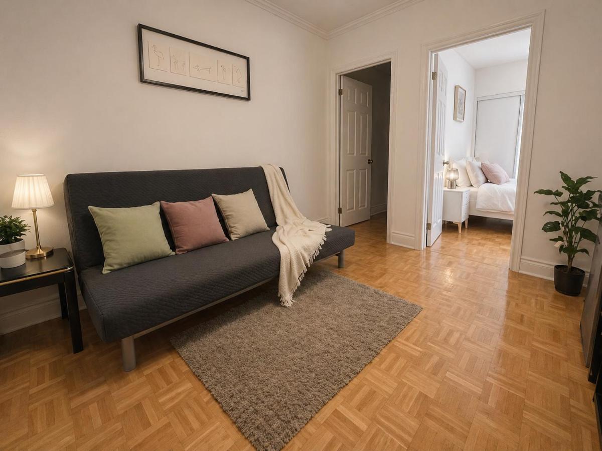 Toronto Downtown Stylish 2BR Suite Private Bath Walk to Ossington Subway - Ferienwohnung Toronto