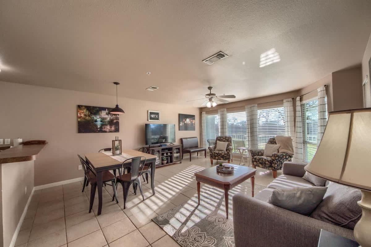 WW B202 Landmark Lodge - Chambres d'hôtes New Braunfels