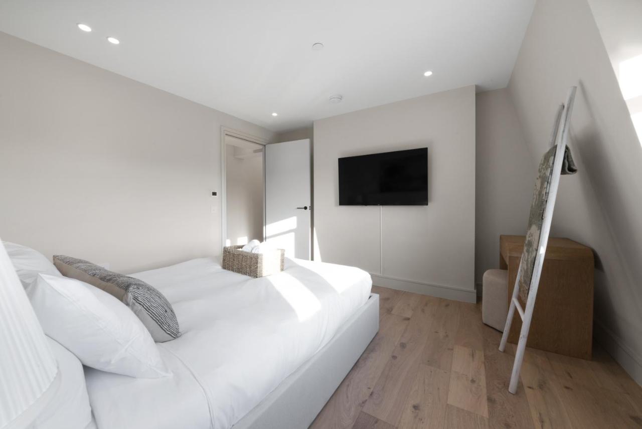 Luxury Camden Apartment- 2 bed2 bath- by Station - B&B London