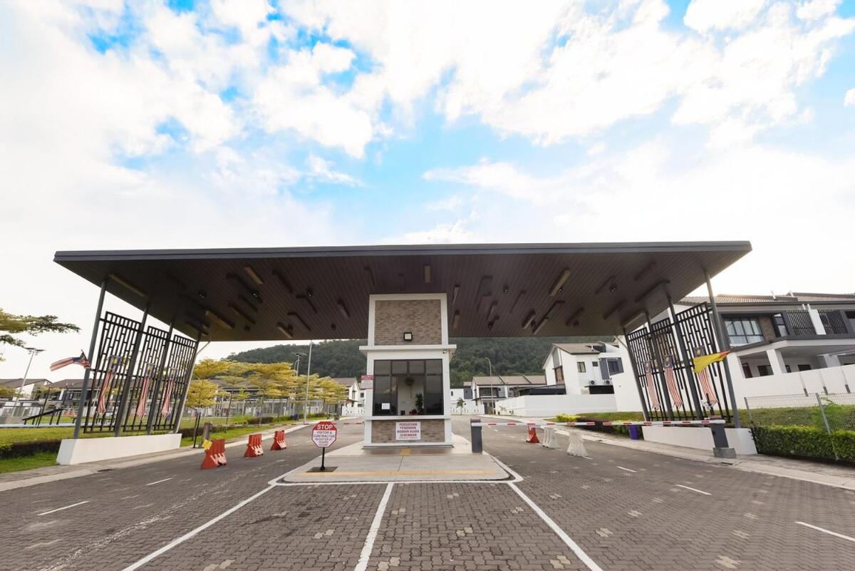 Family Friendly Home, 5 mins to Aeon & Lotus - Ferienwohnung Seremban