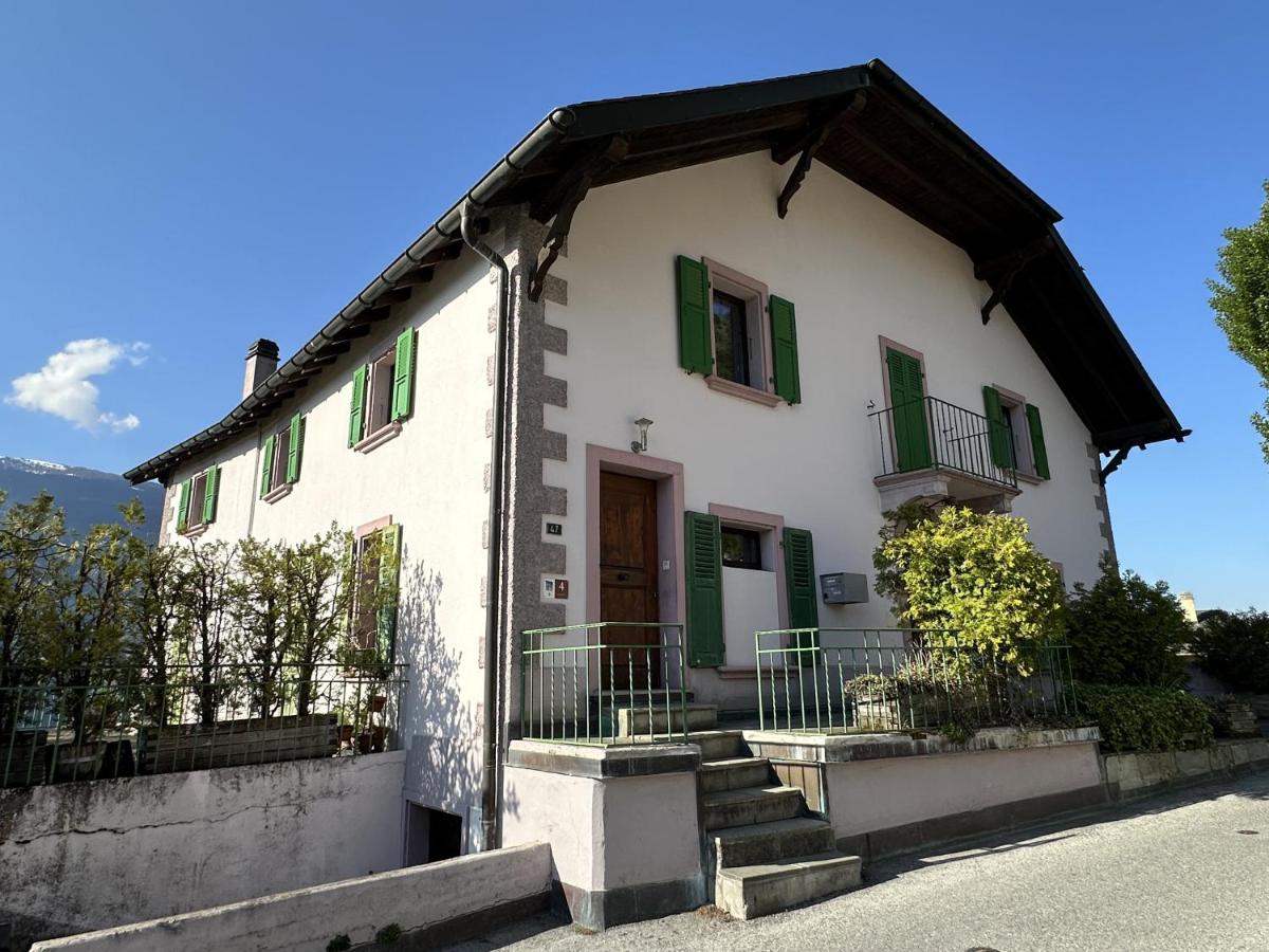 Open Sky Retreat - Panoramic Alpine Views 6 sleeps - Chambres d'hôtes Chemin