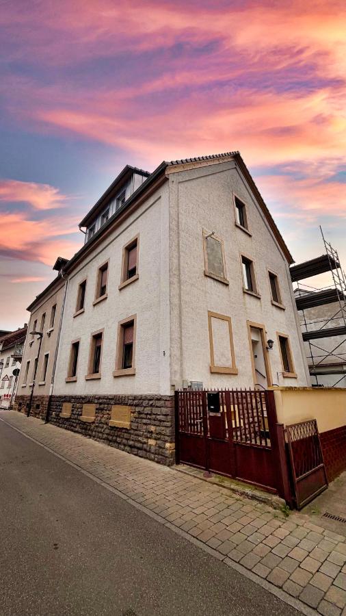 Design Apartment Arndt in Neustadt an der Weinstrasse - Chambres d'hôtes Neustadt an der Weinstraße