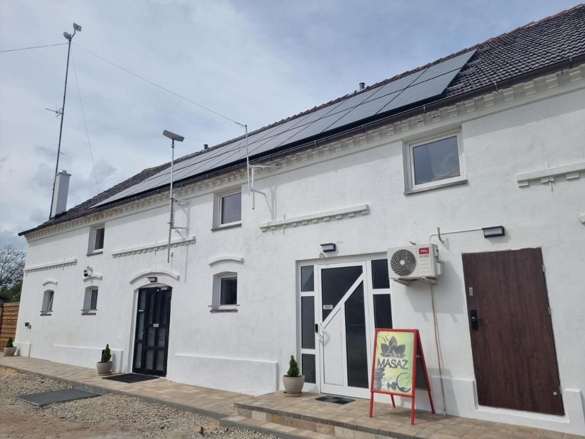 Biały Zakątek - B&B Trzebnica