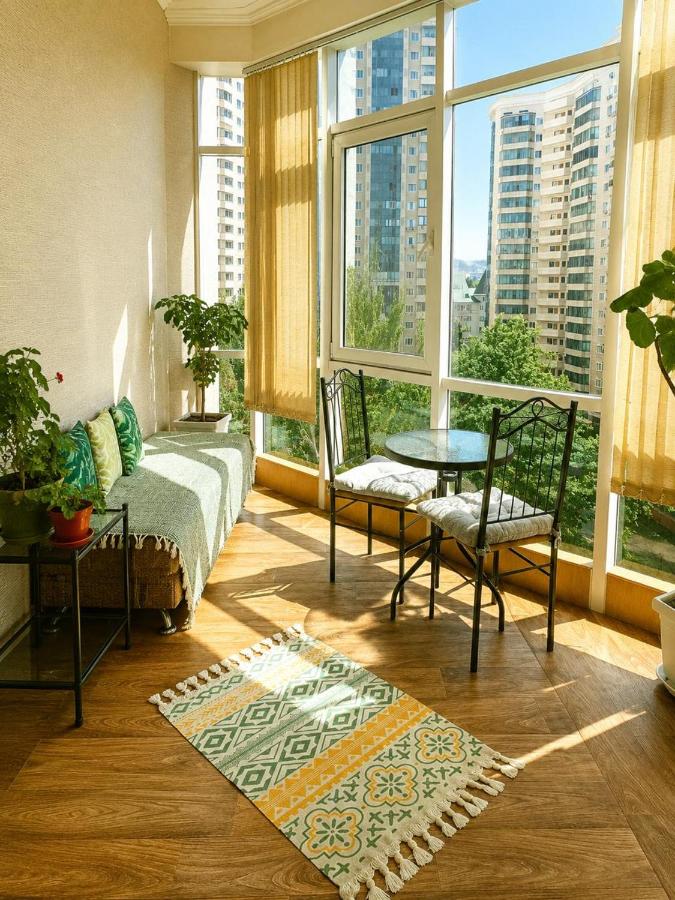 5 минут до метро! - Ferienwohnung Almaty