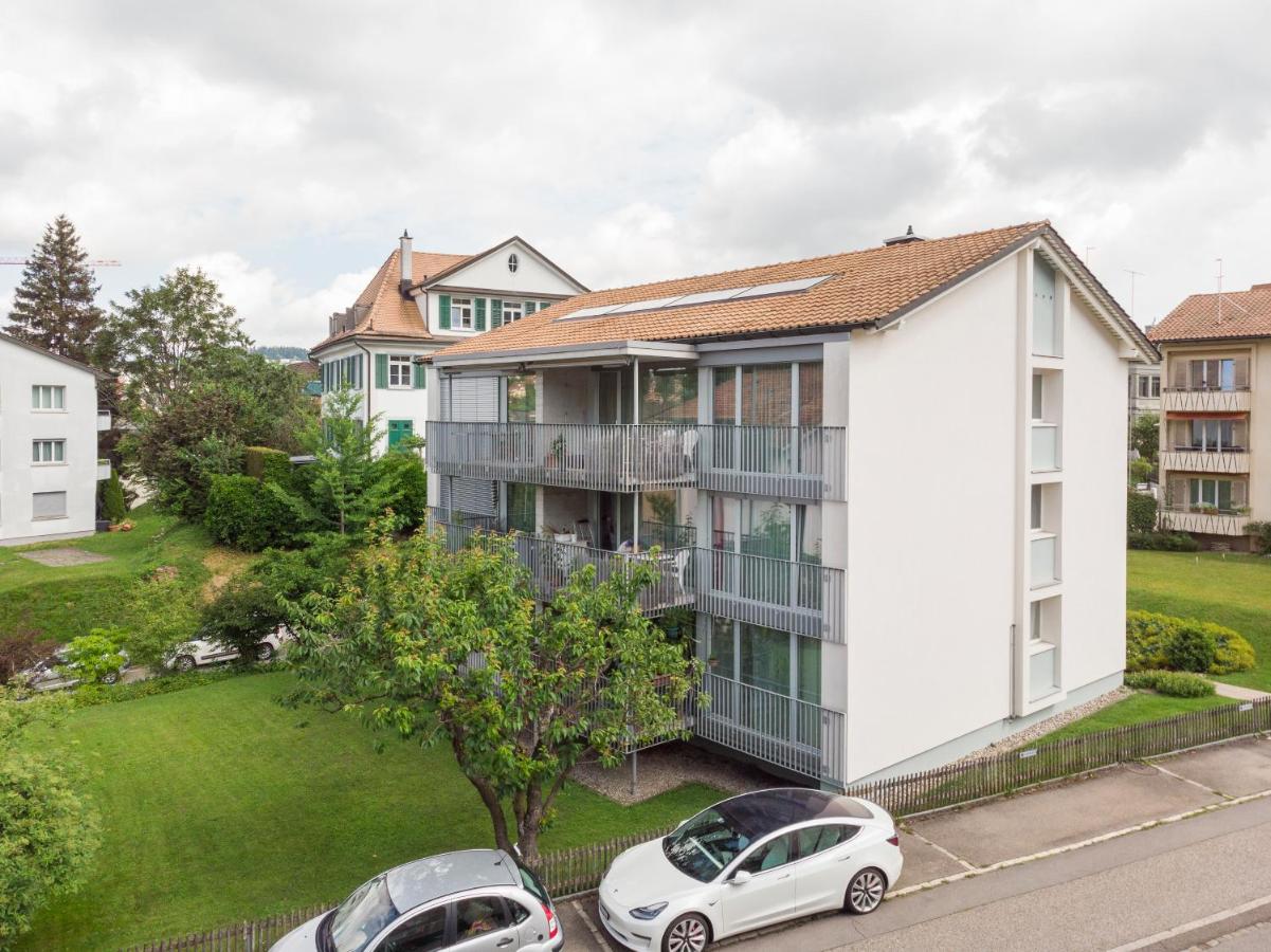 Zentrale Wohnung mit Büro und Parkplatz - Ferienwohnung St. Gallen