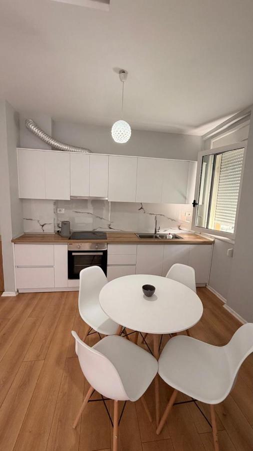 Tirana Central Apartaments N E A - Ferienwohnung Tirana