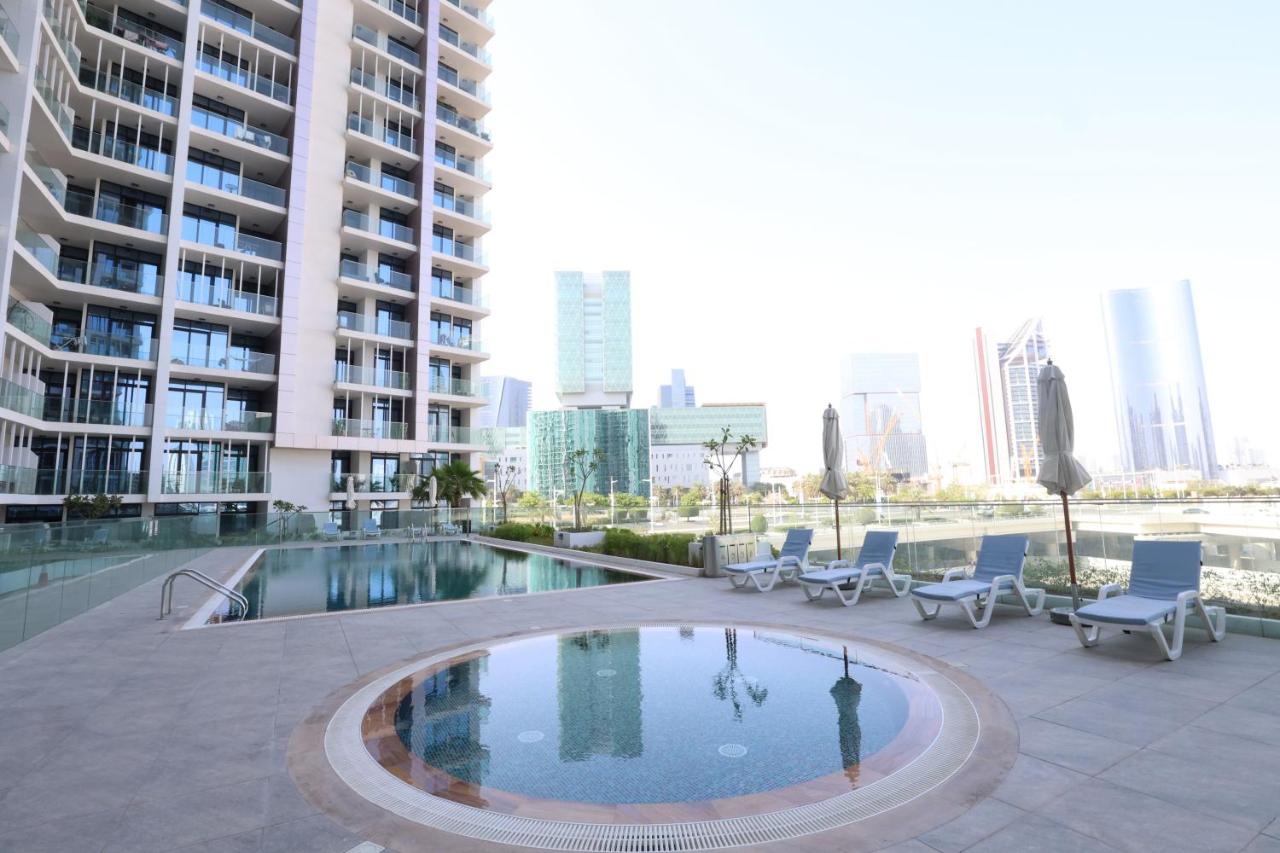 Elegant Pool-View 1BR Near Cleveland Clinic - B&B Abu Dhabi Island and Internal Islands City