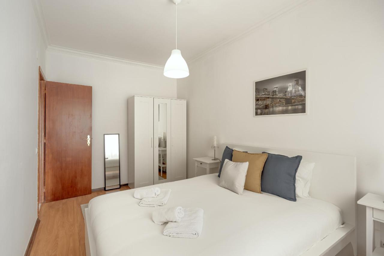 Almada Central by Homing - B&B Almada