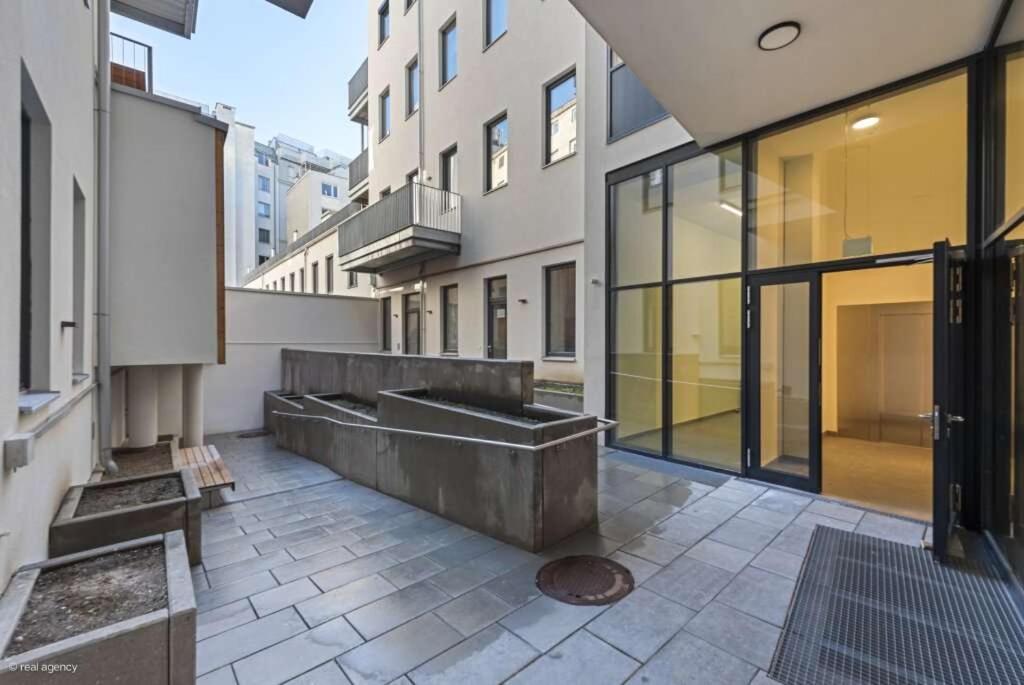 Longstay Stylish Modern Studio - U4, Naschmarkt area - B&B Vienna