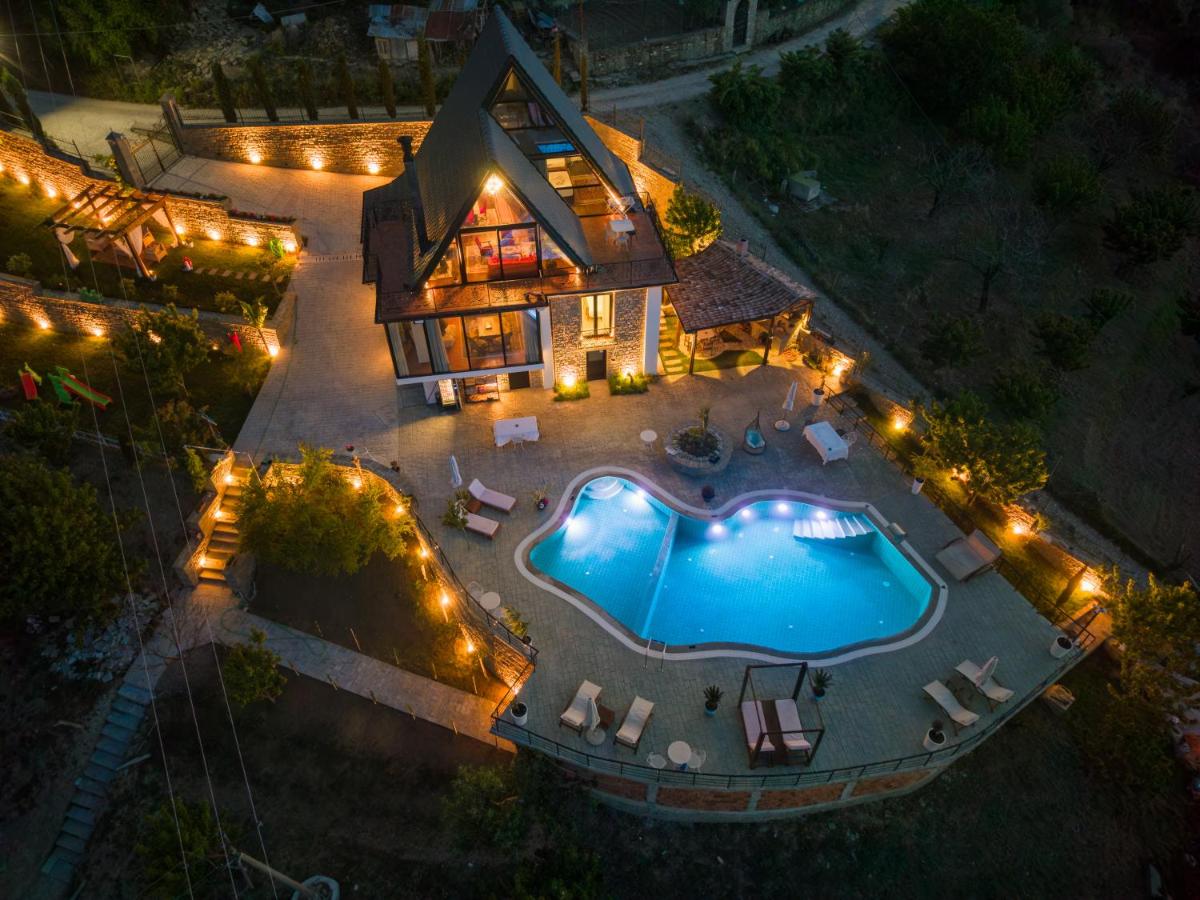 Sunrise House - Swimming Pool - B&B Berat