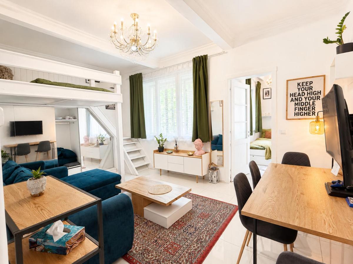 Apartment in Malá Strana-Steps from Charles Bridge - B&B Praga