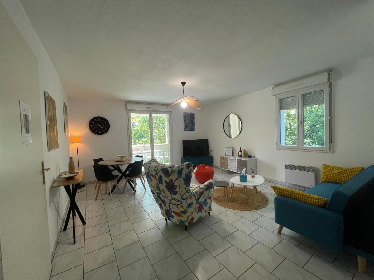 Charmant appartement 2 chambres avec balcon - B&B Lormont