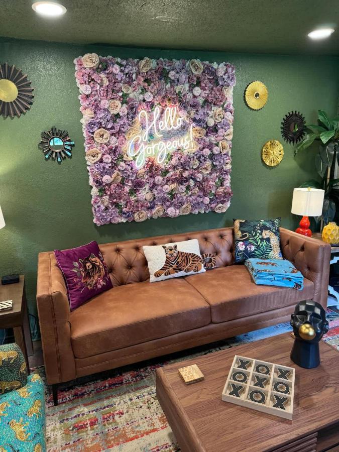 Kitschy Kottage - B&B Expansion