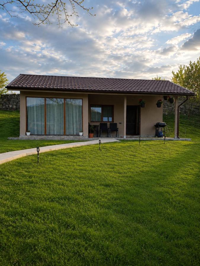 JacuzziNoirHouse - Ferienwohnung Seciuri