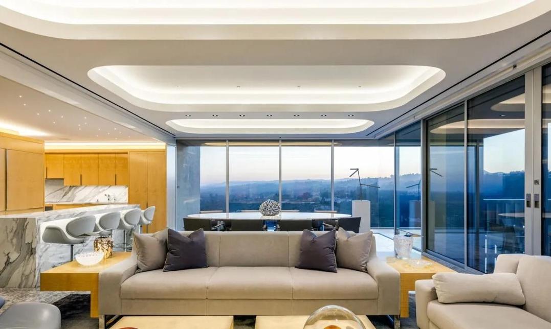 Spacious 3-Bedroom Condo with Panoramic City Views - B&B Los Angeles