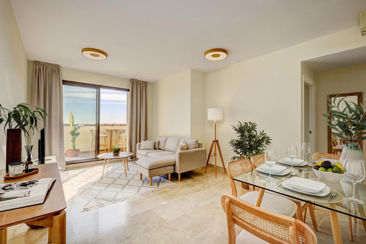 Cosy Sea View Flat with Terrace & Pool - Chambres d'hôtes Manilva