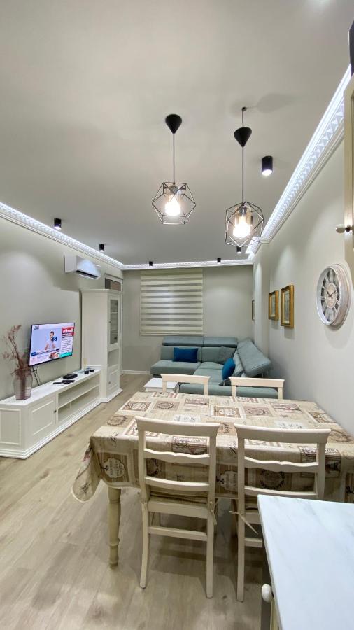 Beach Escape Apartment Qerret - Bed and Breakfast Golem